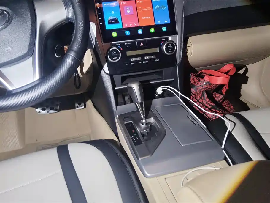 Toyota Camry 2013 — фото 16