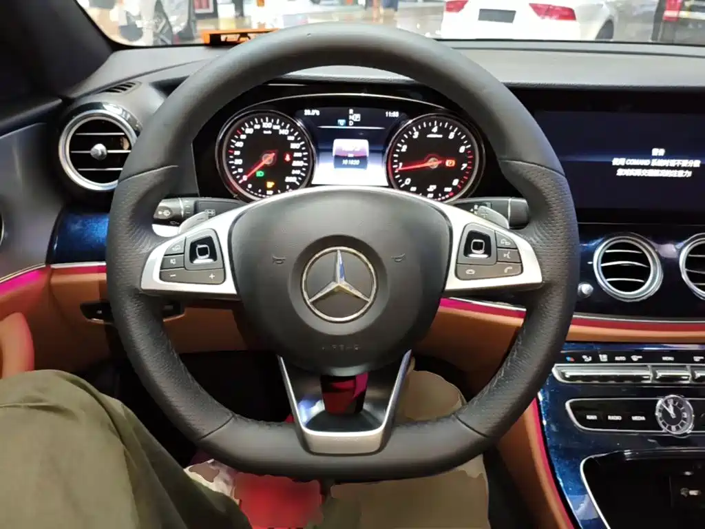 Mercedes-Benz E-Class 2017 — фото 11