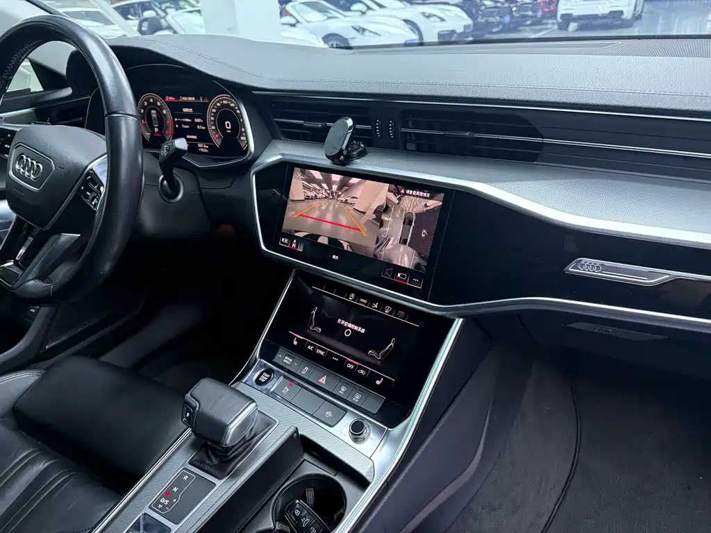 Audi A7 2021 — фото 11