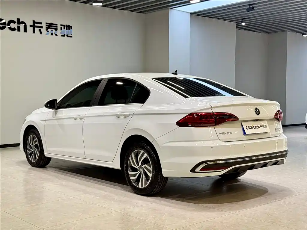 Volkswagen Bora 2025