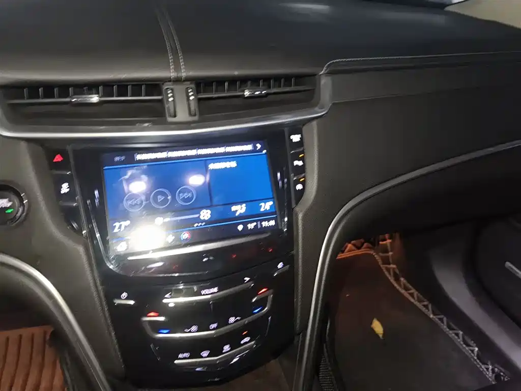 Cadillac XTS 2019 — фото 9