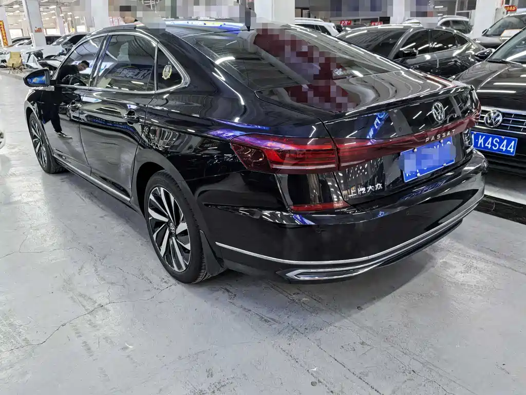 Volkswagen Passat 2023