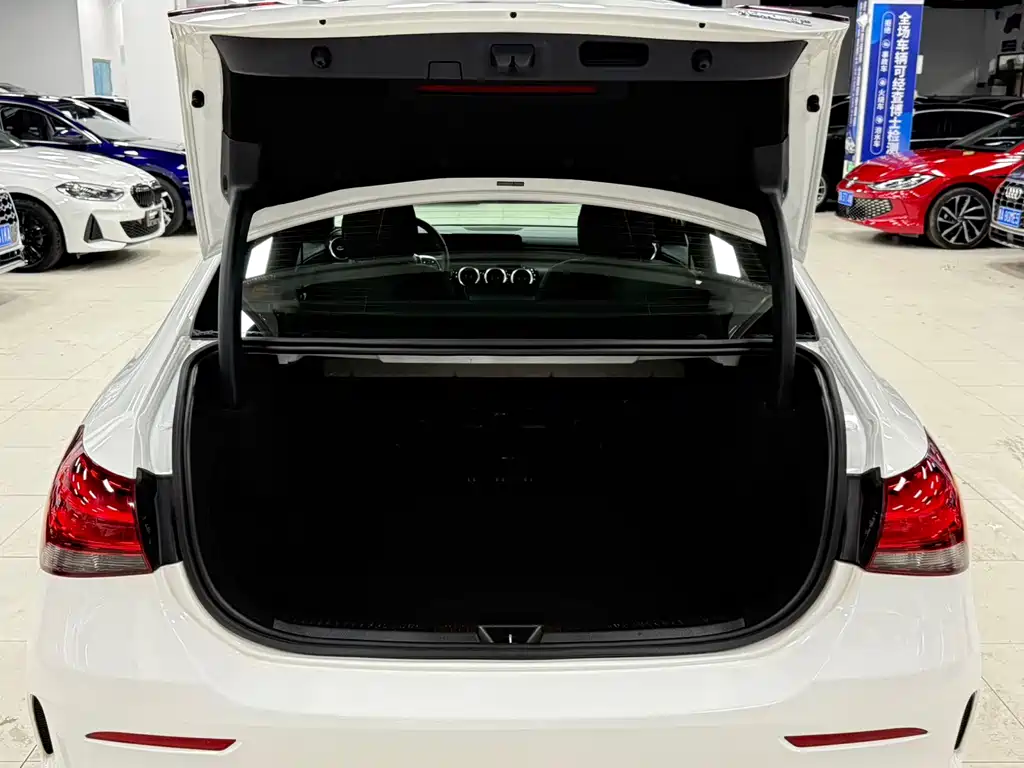 Mercedes-Benz A-Class 2022 — фото 21
