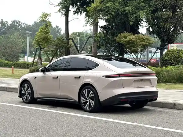 NIO ET5 2024
