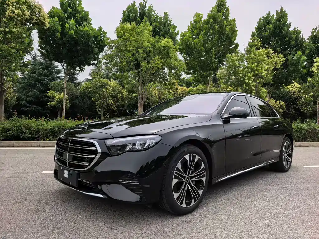 Mercedes-Benz E-Class 2026 — фото 1