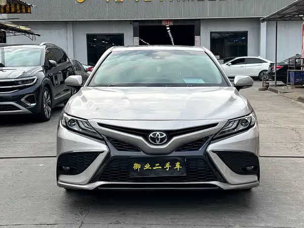 Toyota Camry 2021