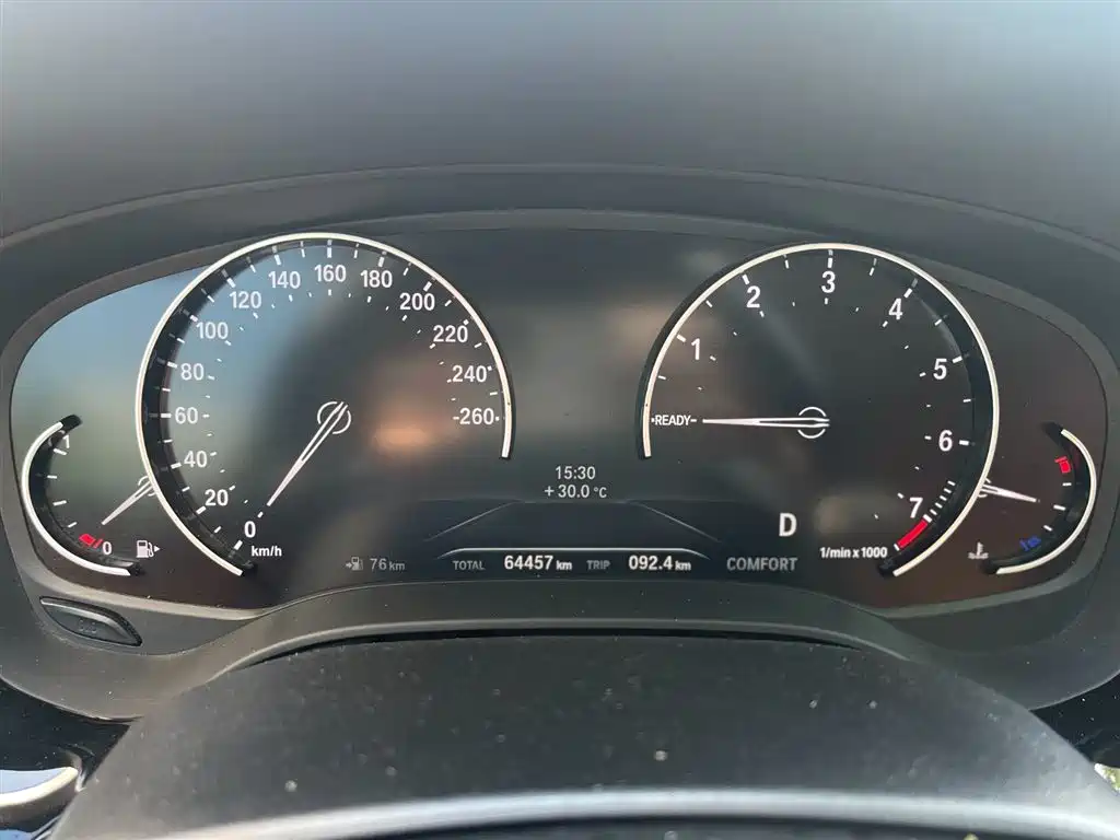 BMW 5 Series 2018 — фото 18