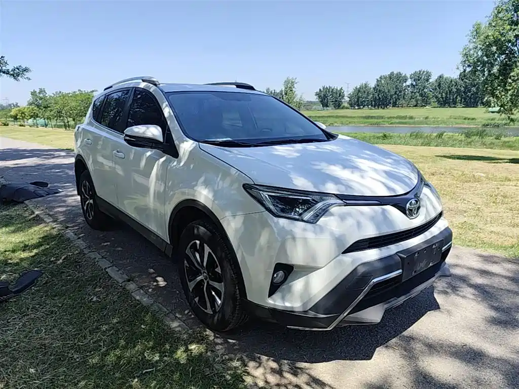 Toyota RAV4 2019 — фото 4