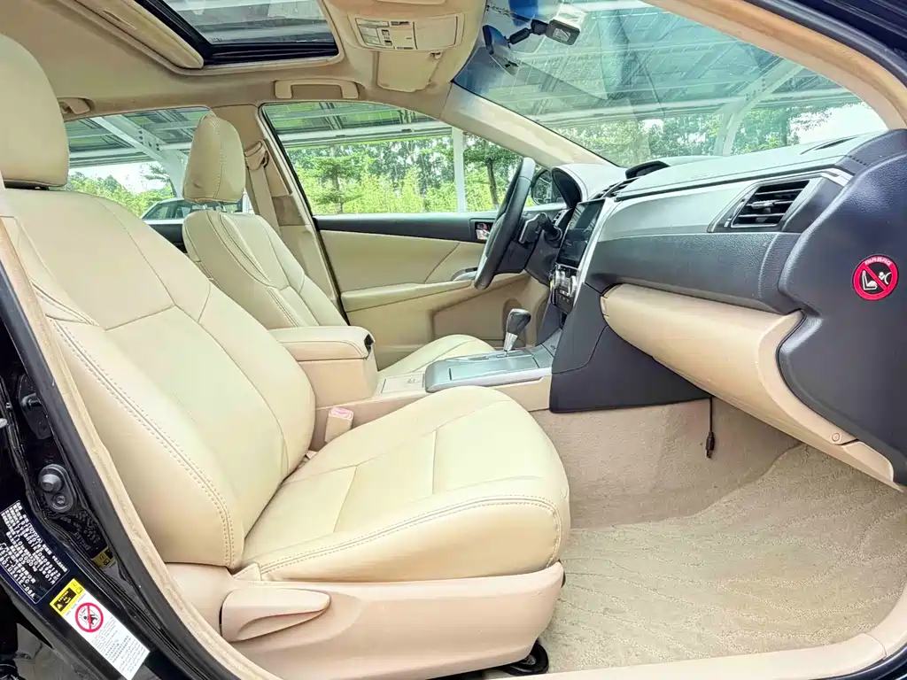 Toyota Camry 2013 — фото 14