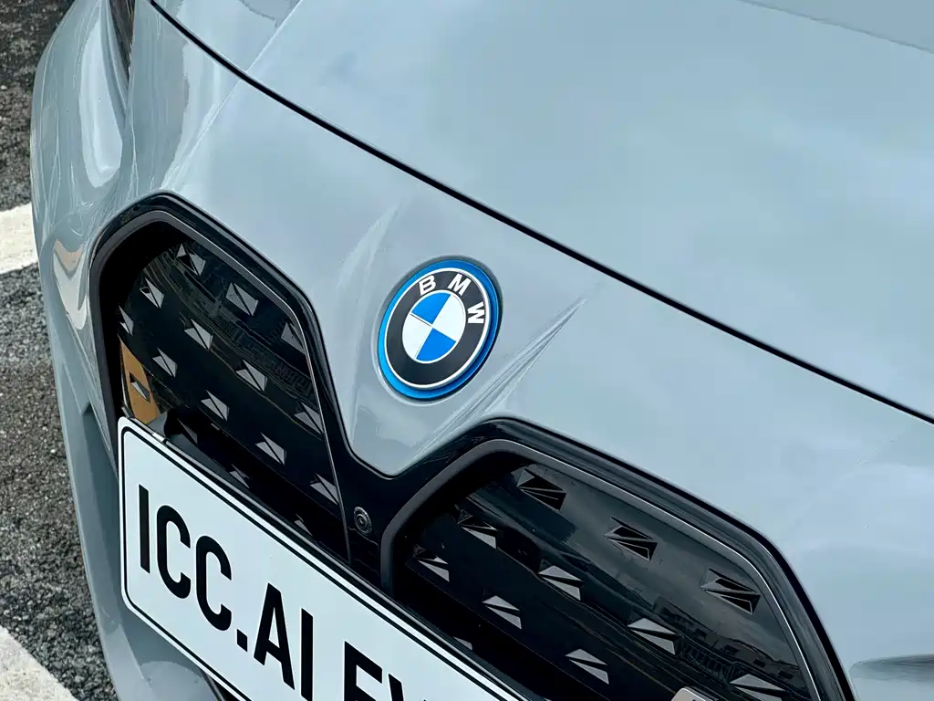 BMW i4 2025 — фото 6