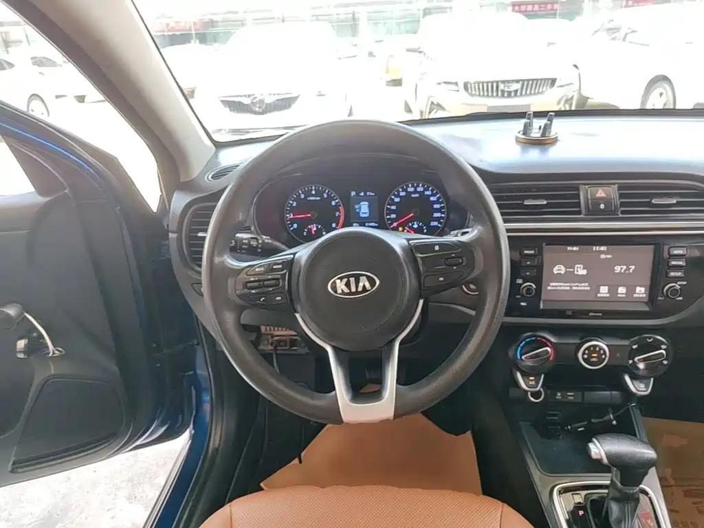Kia KX Cross 2017 — фото 11