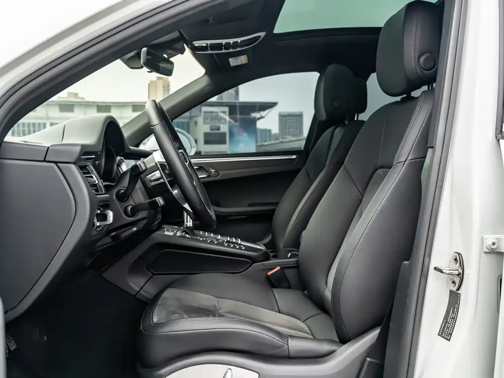 Porsche Macan 2019 — фото 12