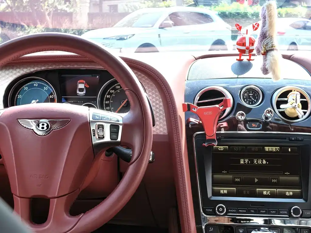 Bentley Continental 2015 — фото 13