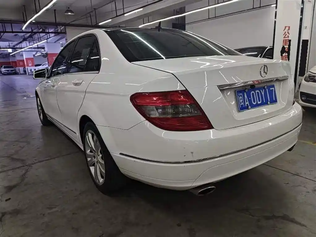 Mercedes-Benz C-Class 2010