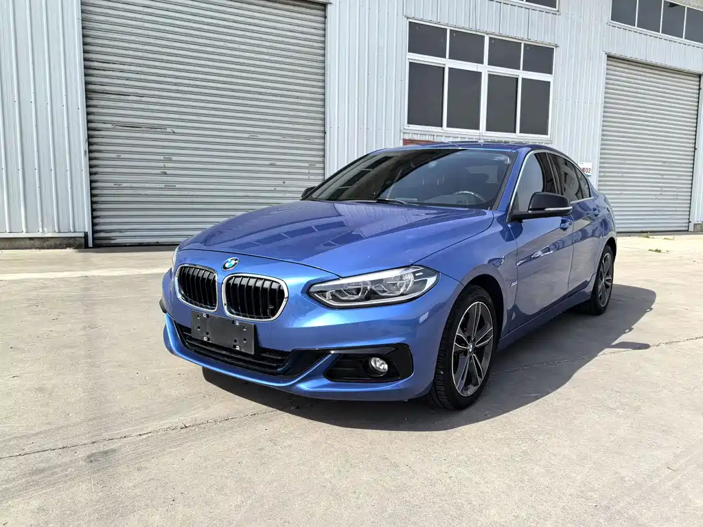 BMW 1 Series 2018 — фото 1