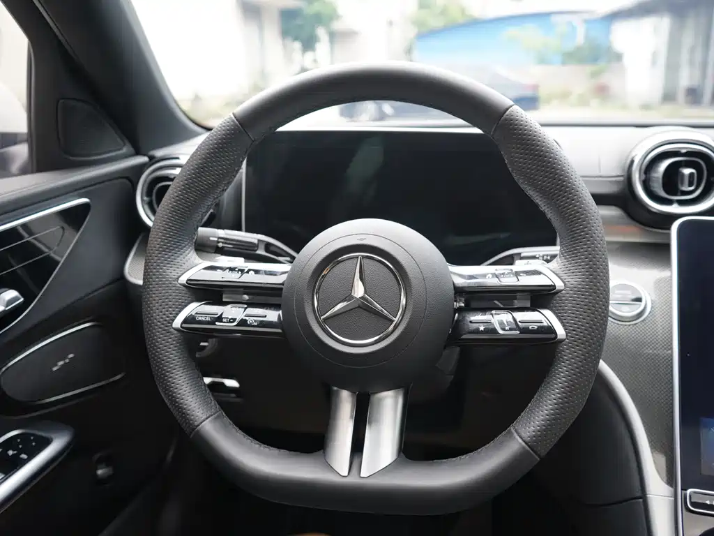 Mercedes-Benz C-Class 2024 — фото 15