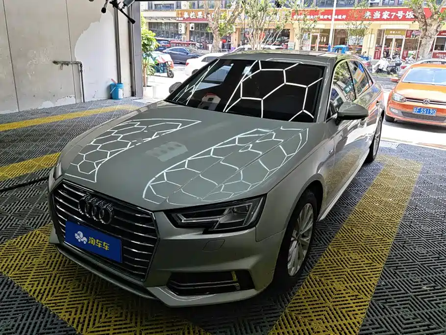Audi A4L 2018