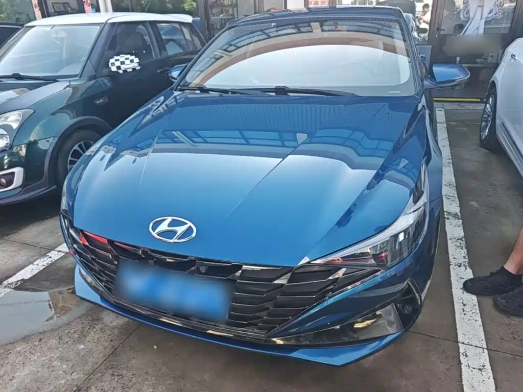 Hyundai Elantra 2020 — фото 3