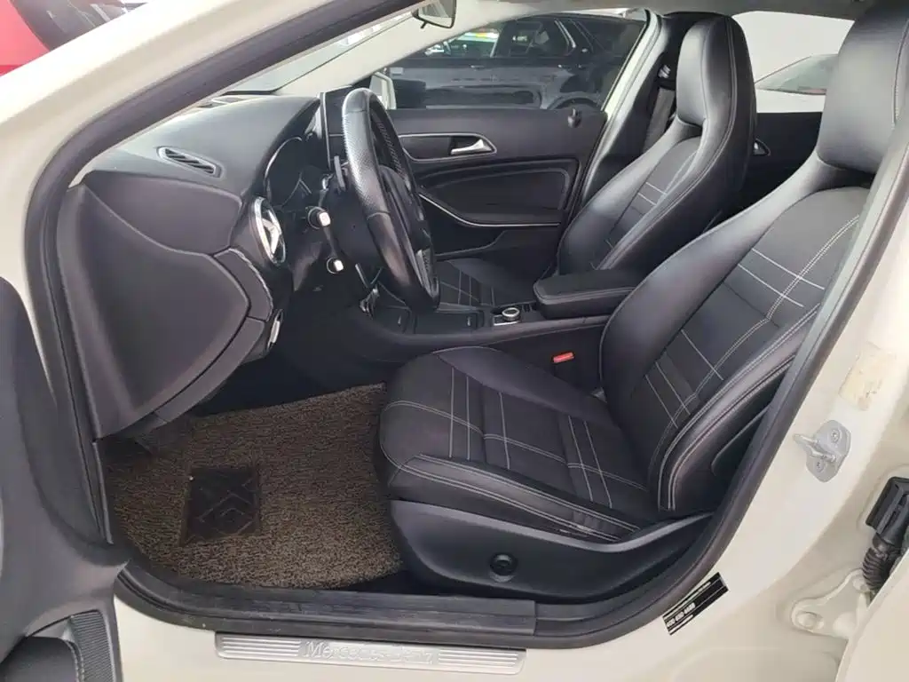 Mercedes-Benz GLA 2015 — фото 15