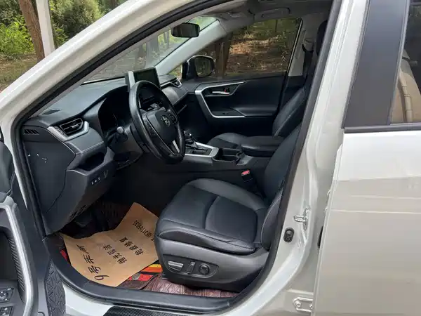 Toyota RAV4 2021