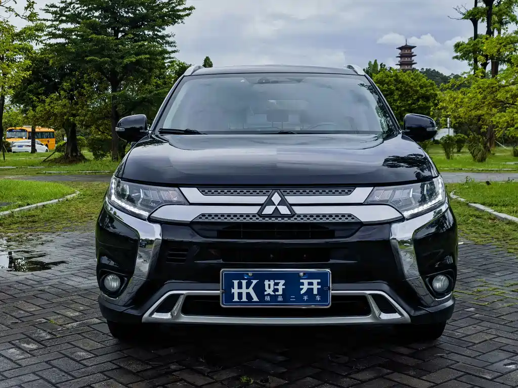 Mitsubishi Outlander 2020