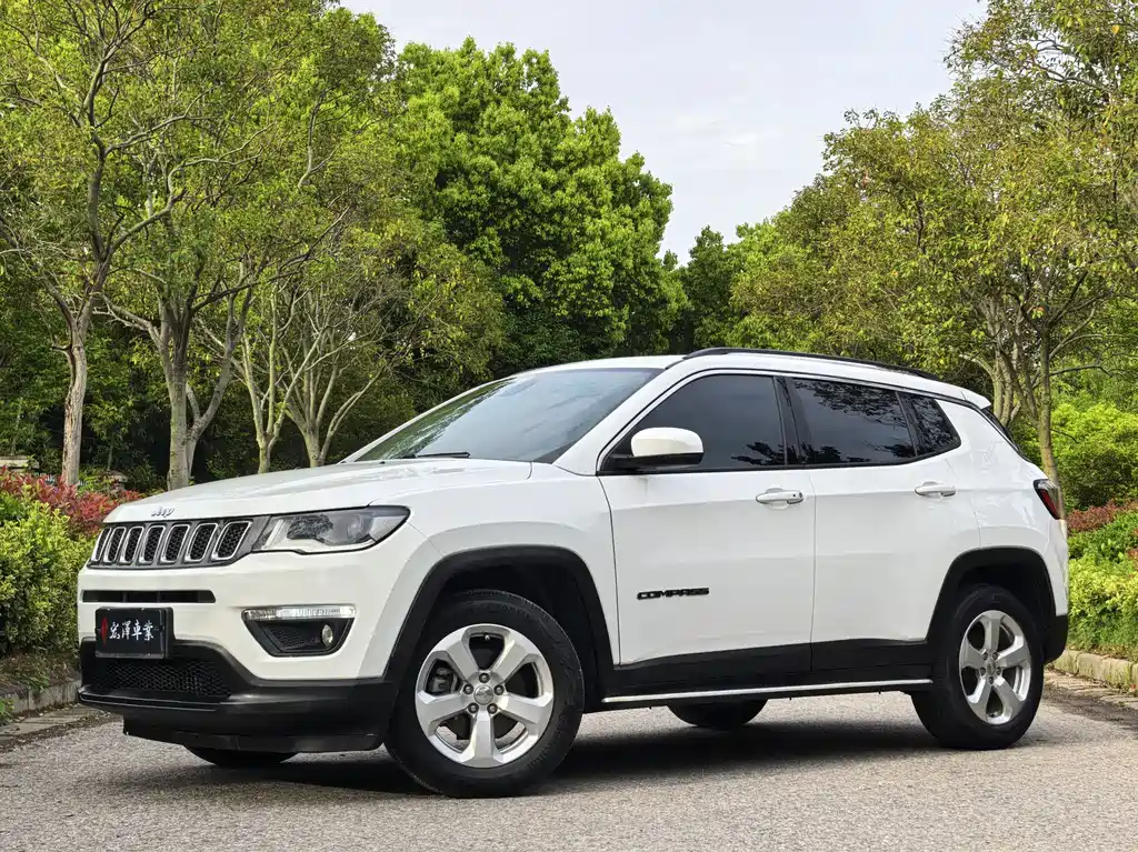 Jeep Compass 2018 — фото 1