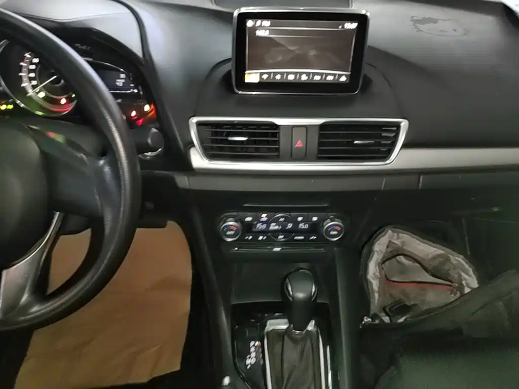 Mazda 3 Axela 2015 — фото 13
