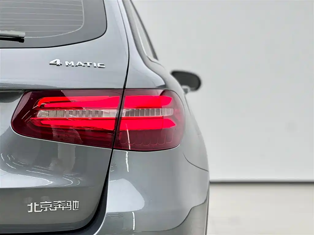 Mercedes-Benz GLC 2016 — фото 16