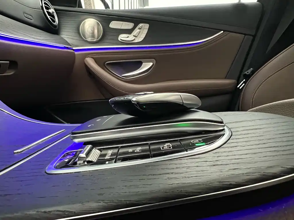Mercedes-Benz E-Class 2023 — фото 22