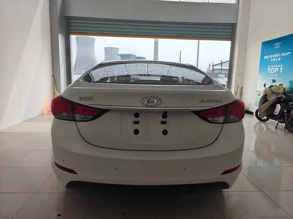 Hyundai Elantra Langdong 2016 — фото 17