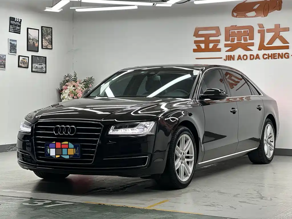 Audi A8 2017 — фото 1
