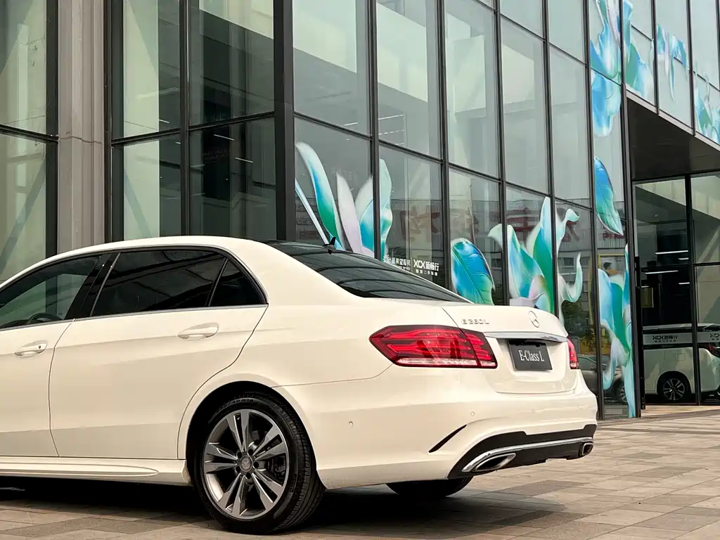 Mercedes-Benz E-Class 2016 — фото 12