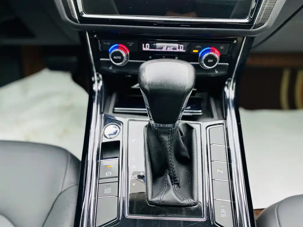 Volkswagen Phideon 2019 — фото 11