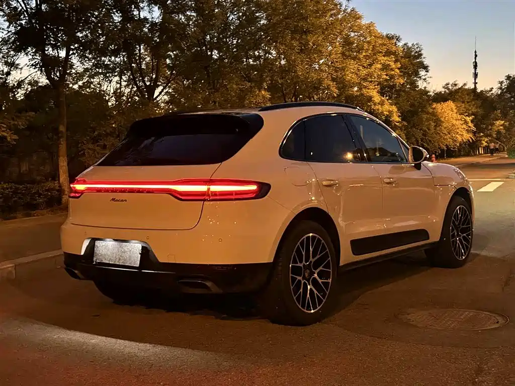Porsche Macan 2019 — фото 13