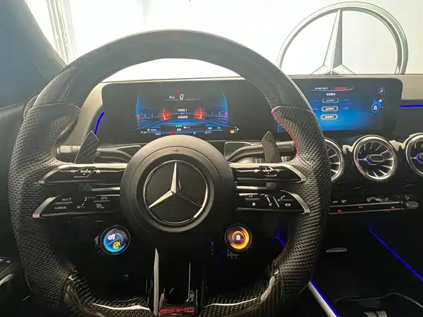 Mercedes-Benz GLB AMG 2024