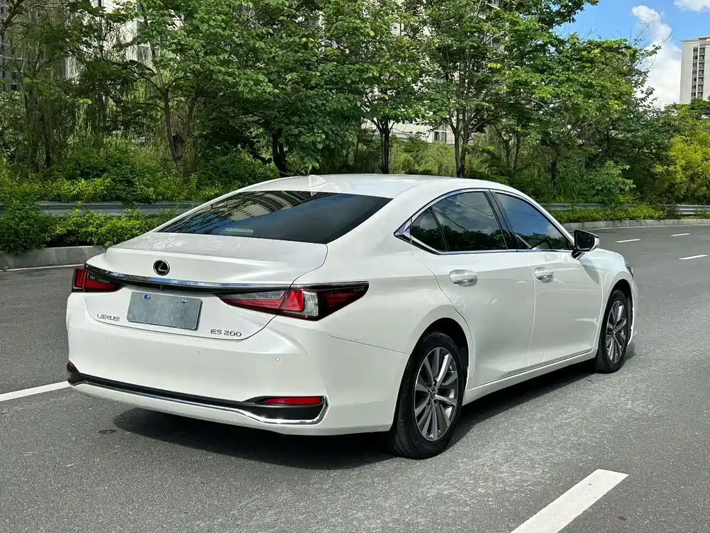 Lexus ES 2021 — фото 6