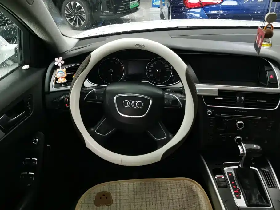 Audi A4L 2014 — фото 14