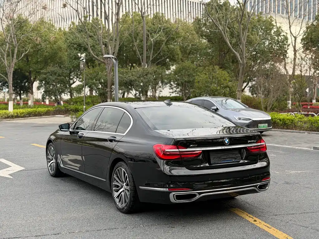 BMW 7 Series 2016 — фото 17
