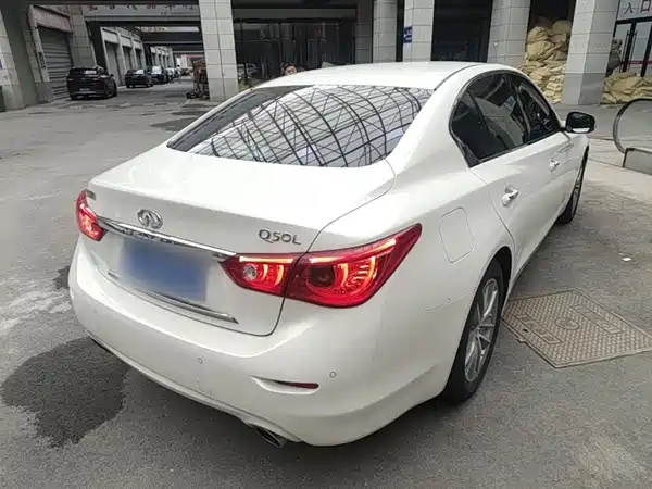 Infiniti Q50L 2016