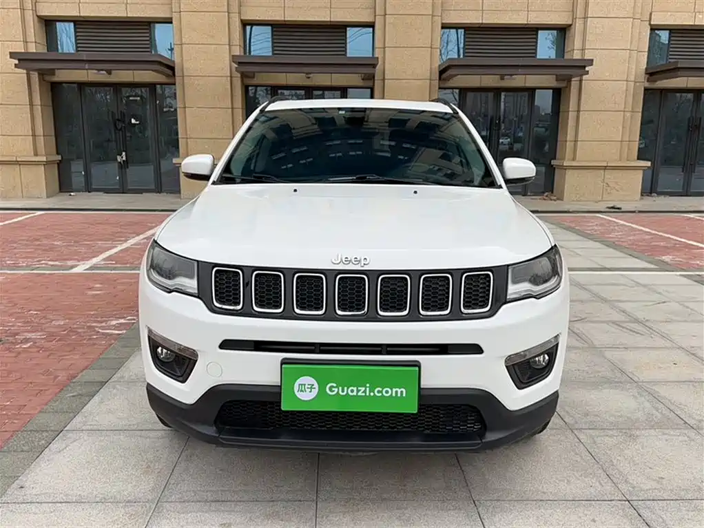 Jeep Compass 2018 — фото 11
