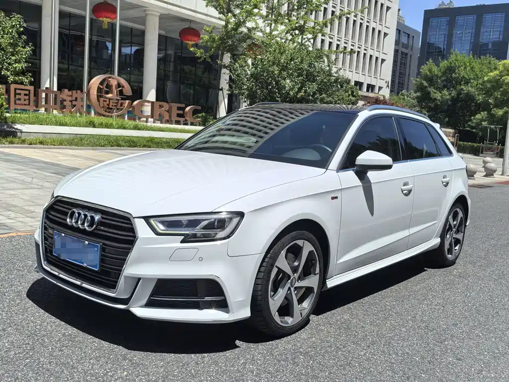Audi A3 2019 — фото 1