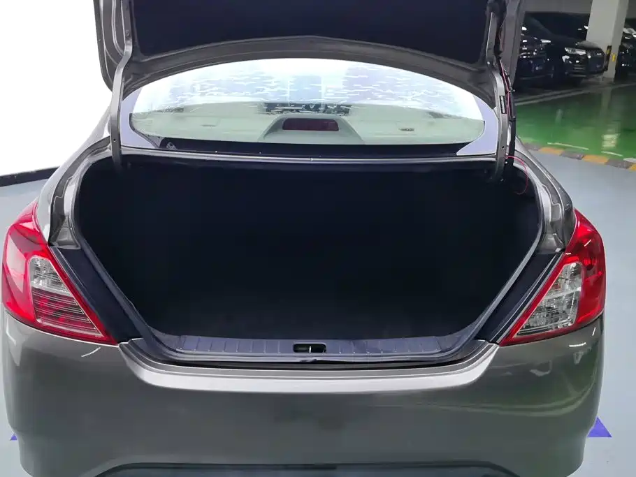 Nissan Sunny 2016