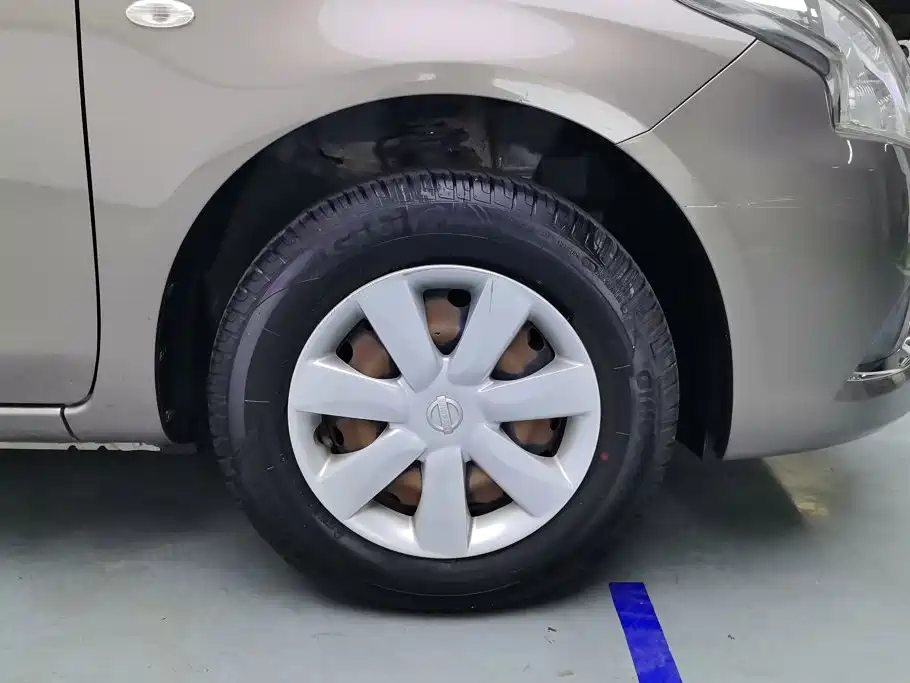 Nissan Sunny 2016