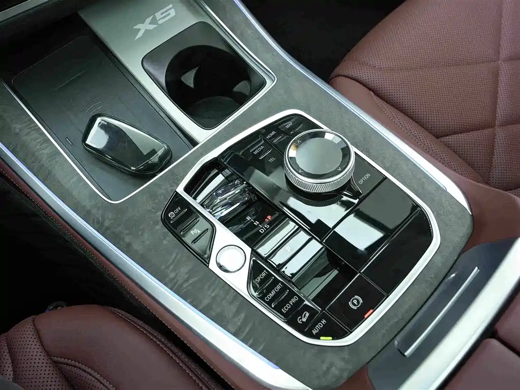 BMW X5 2025 — фото 10