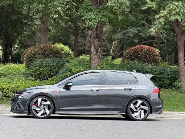 Volkswagen Golf GTI 2023