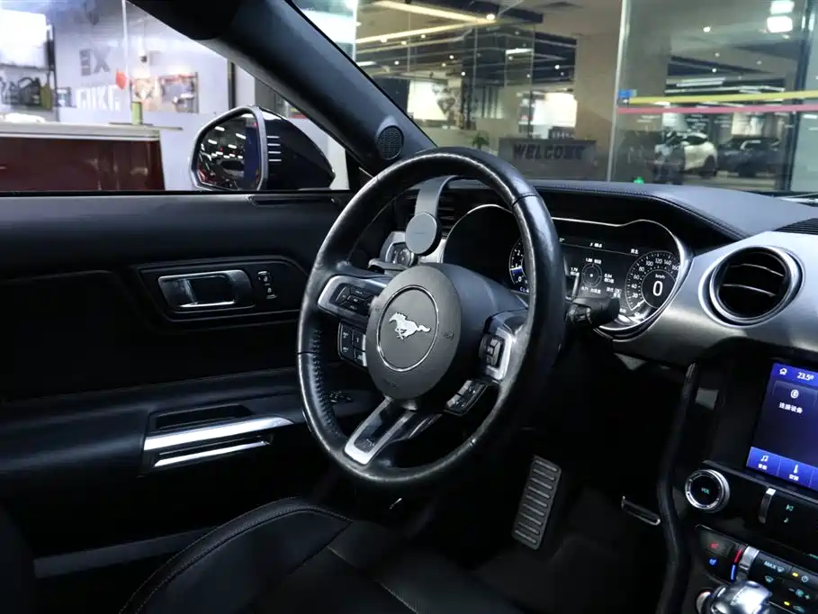 Ford Mustang 2021 — фото 18