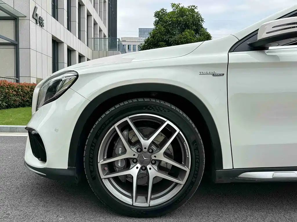 Mercedes-Benz GLA AMG 2018 — фото 21