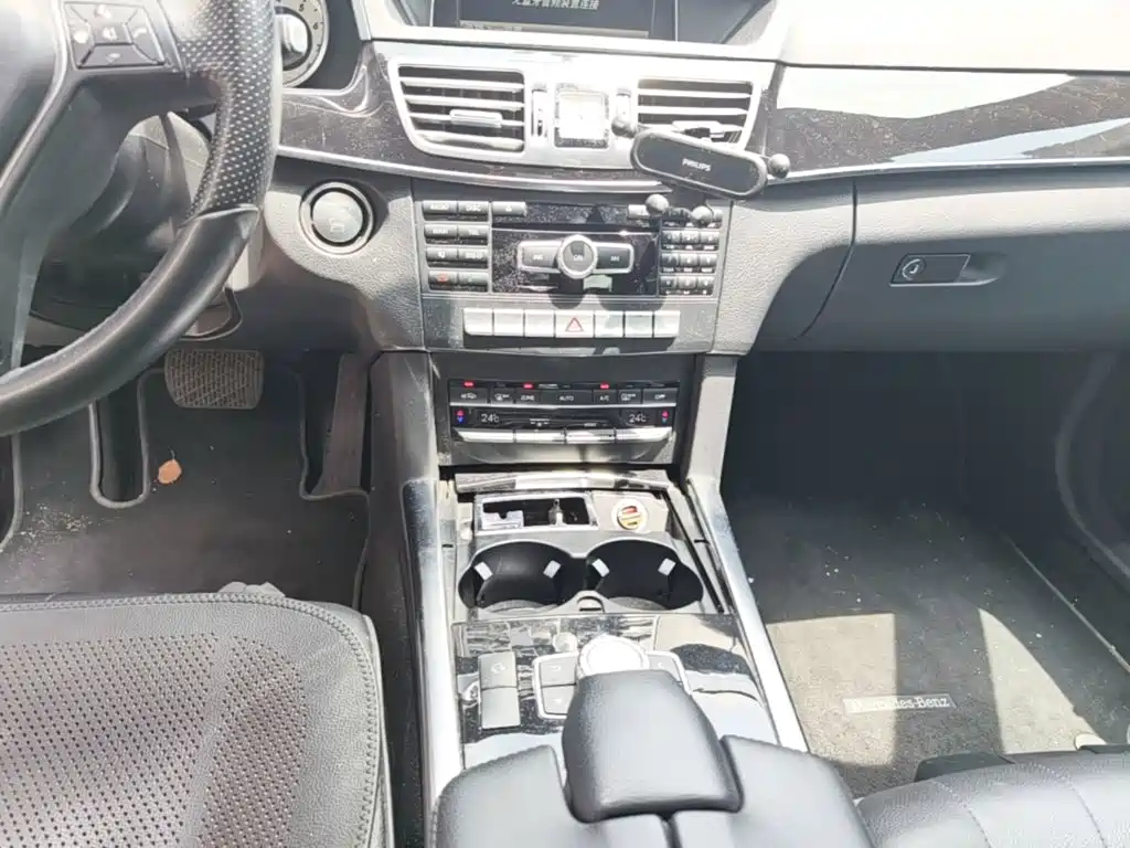 Mercedes-Benz E-Class 2015 — фото 14