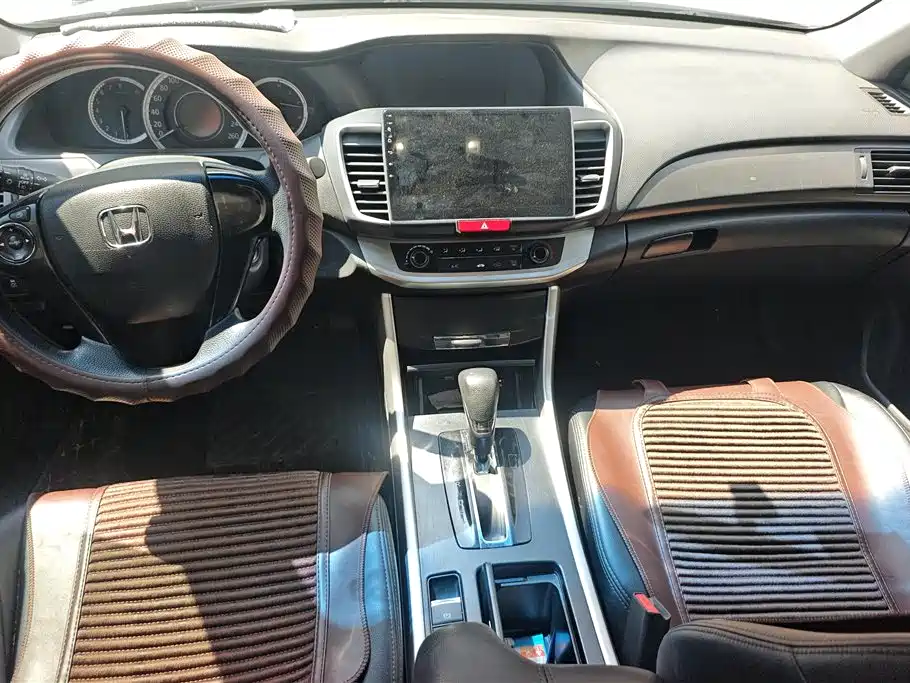 Honda Accord 2015 — фото 16
