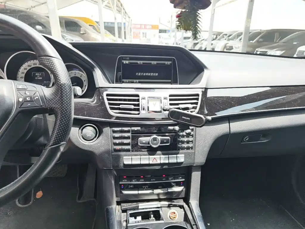 Mercedes-Benz E-Class 2015 — фото 13